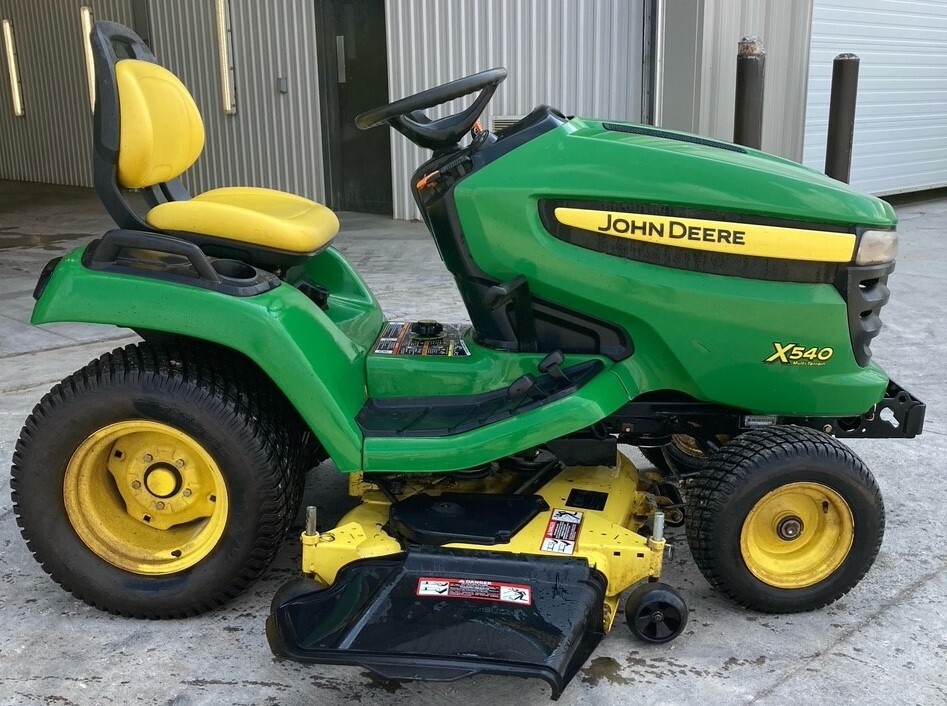 Huron Tractor | Used Equipment | JD X540 (E88665)