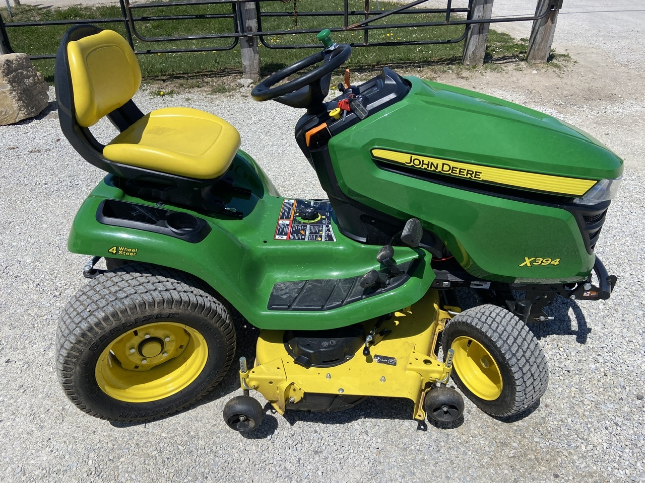 Huron Tractor Used Equipment JD X394 (E89960)