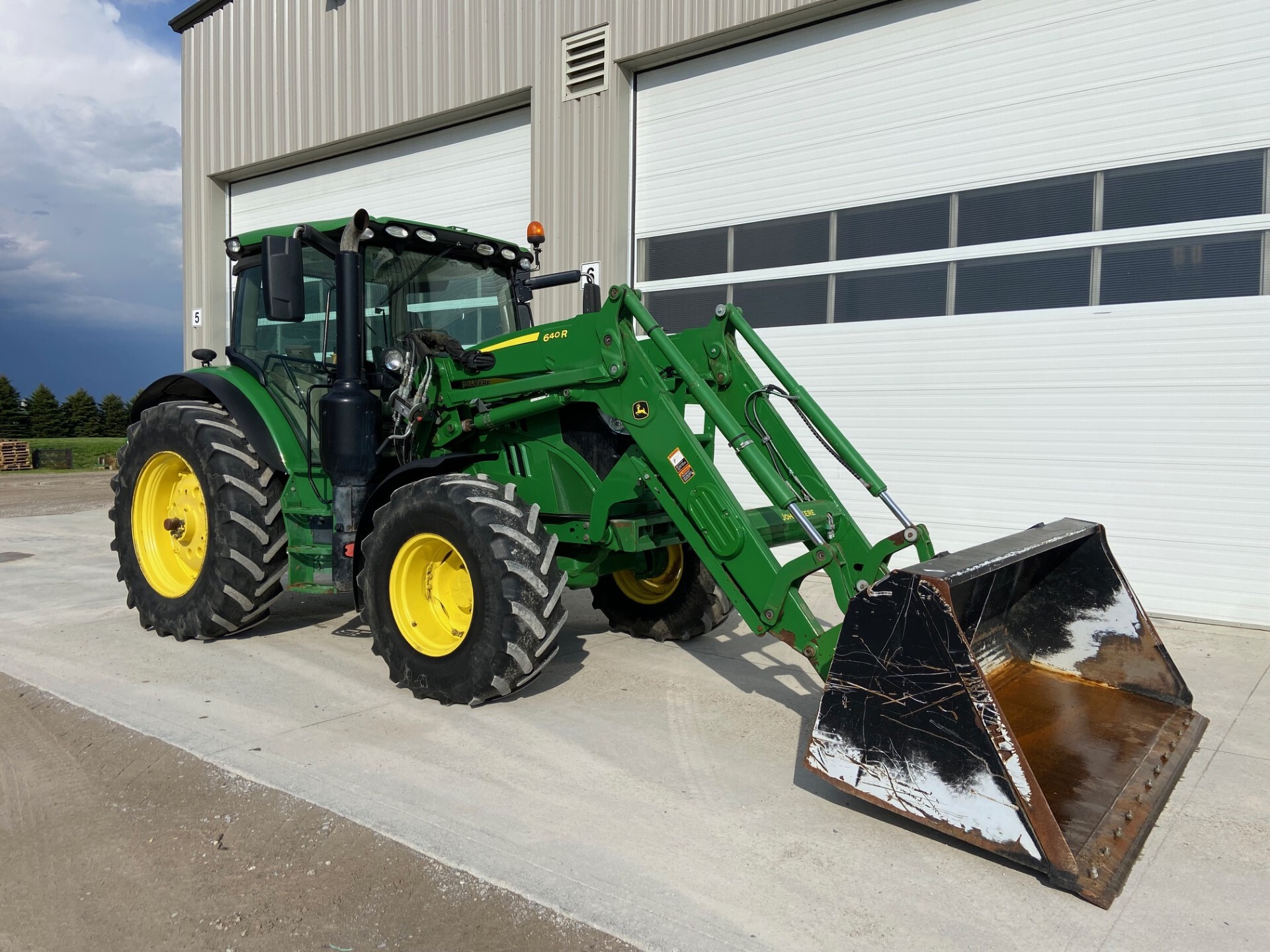 Huron Tractor | Used Equipment | JD 6130R (E90251)