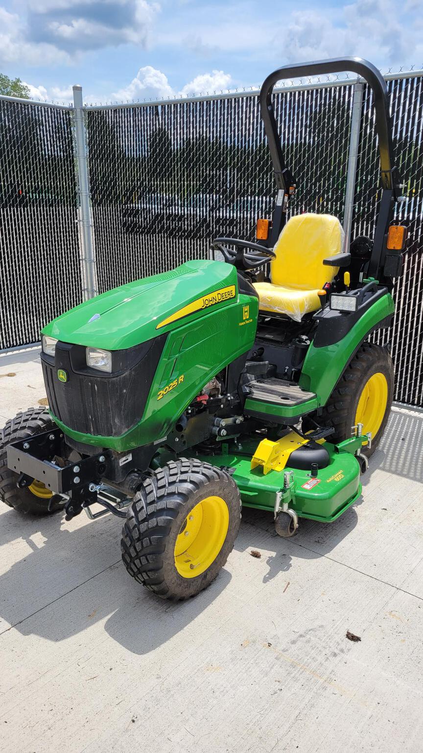 Huron Tractor Used Equipment JD 2025R (E90396)