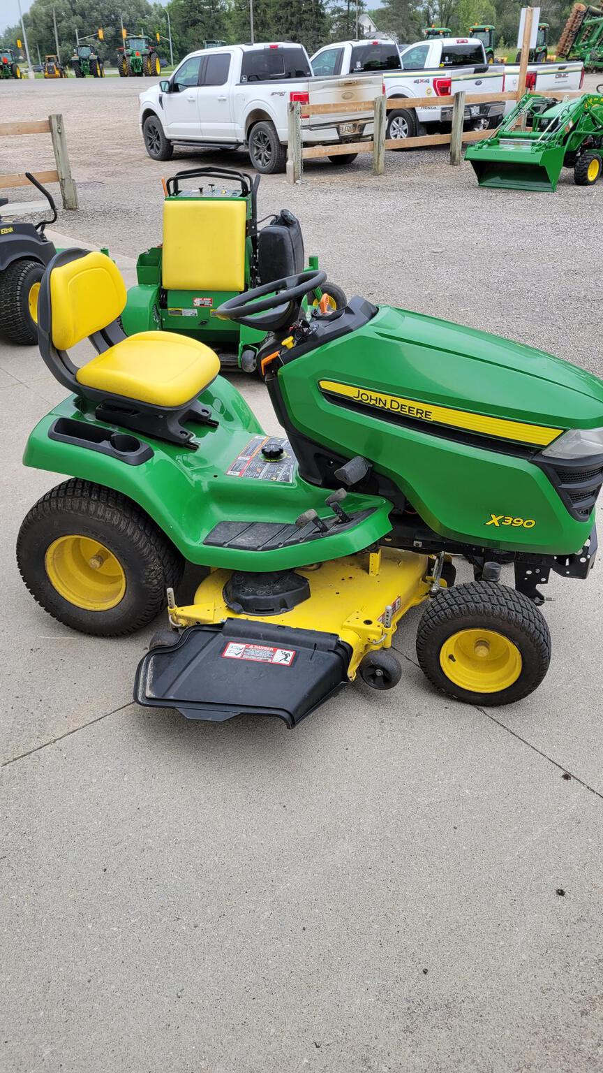 Huron Tractor Used Equipment JD X390 E90403 huron-tractor-used-equipment-jd-x390-e90403