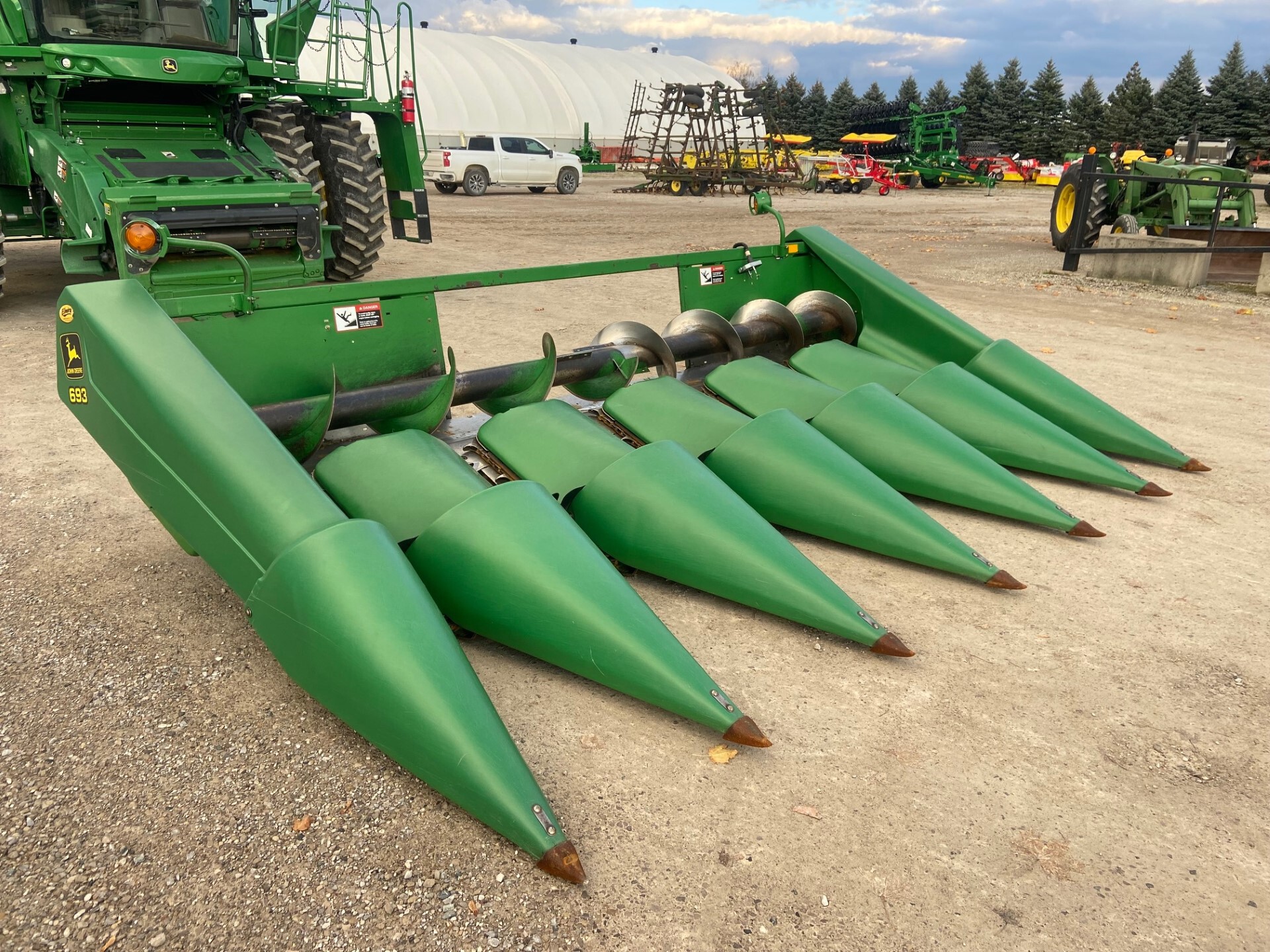 Huron Tractor Used Equipment JD 693 (E91090)