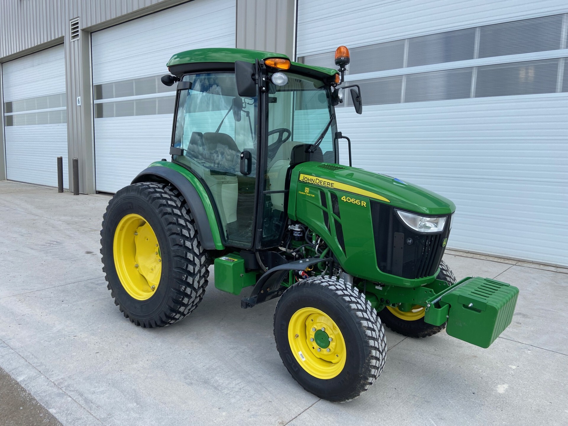 Huron Tractor | Used Equipment | JD 4066R (E92287C)